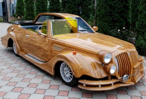 На выставке роскоши Millionaire Fair украинец представил деревянный автомобиль